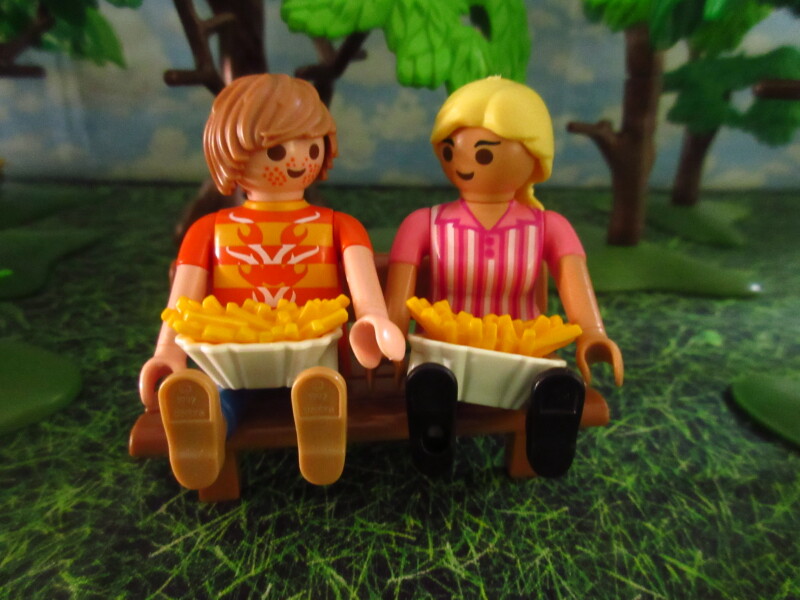 It's Springtime in Eastgate Park for the Playmobil people in our house...