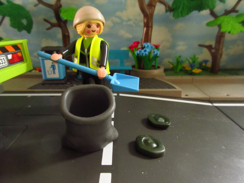 It's Springtime in Eastgate Park for the Playmobil people in our house...
