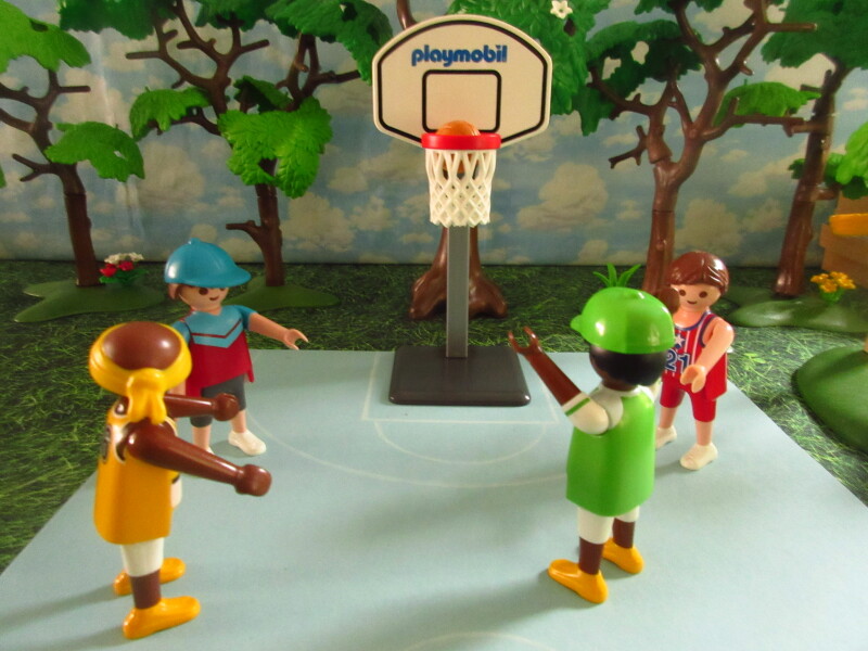 It's Springtime in Eastgate Park for the Playmobil people in our house...