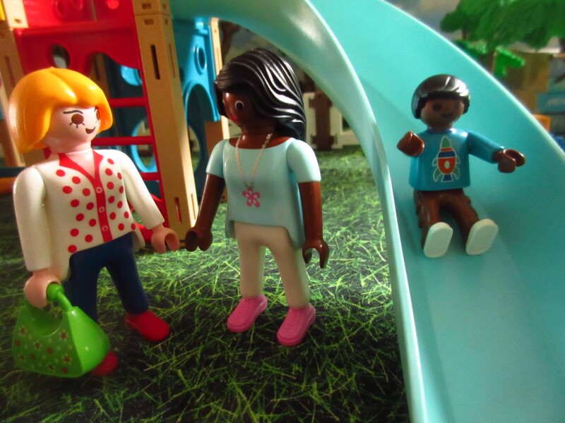 It's Springtime in Eastgate Park for the Playmobil people in our house...