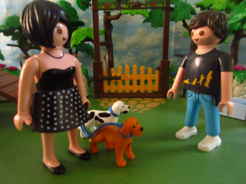 It's Springtime in Eastgate Park for the Playmobil people in our house...