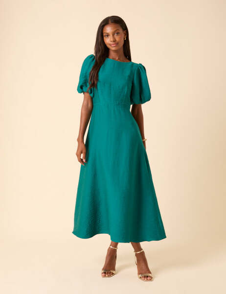 Which dress for the evening do of a wedding only?