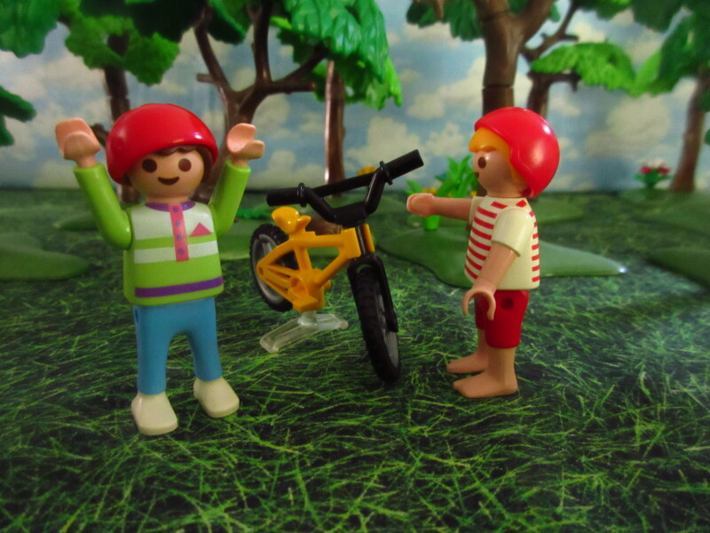 It's Springtime in Eastgate Park for the Playmobil people in our house...