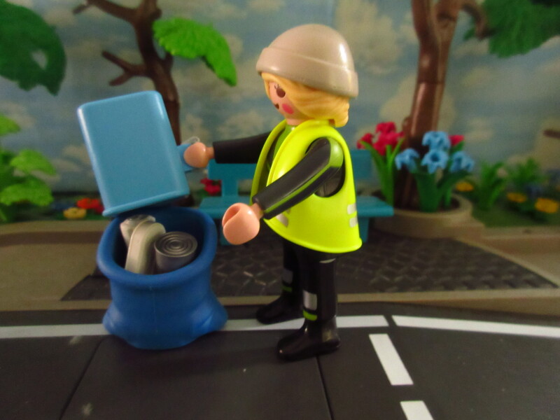 It's Springtime in Eastgate Park for the Playmobil people in our house...