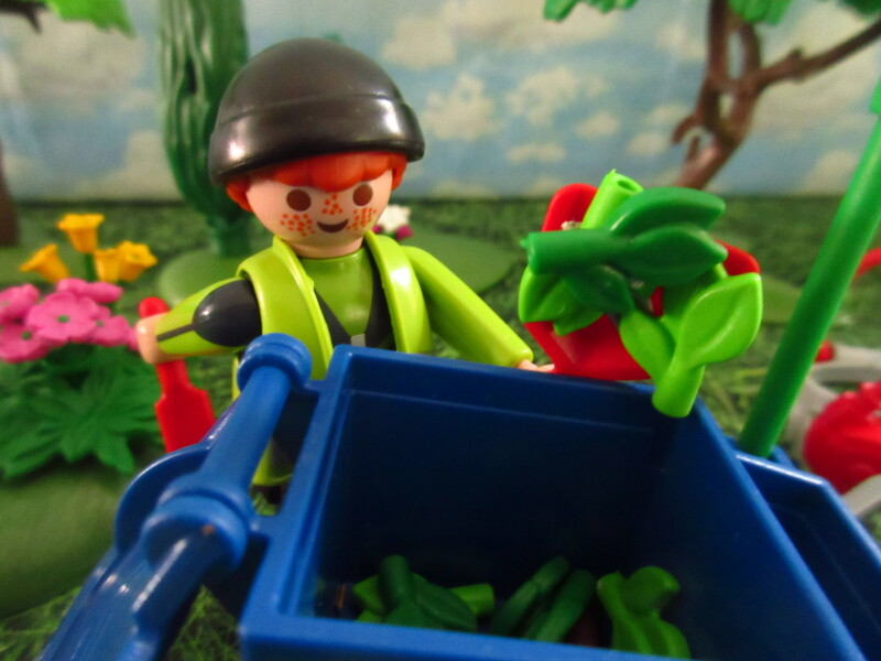 It's Springtime in Eastgate Park for the Playmobil people in our house...