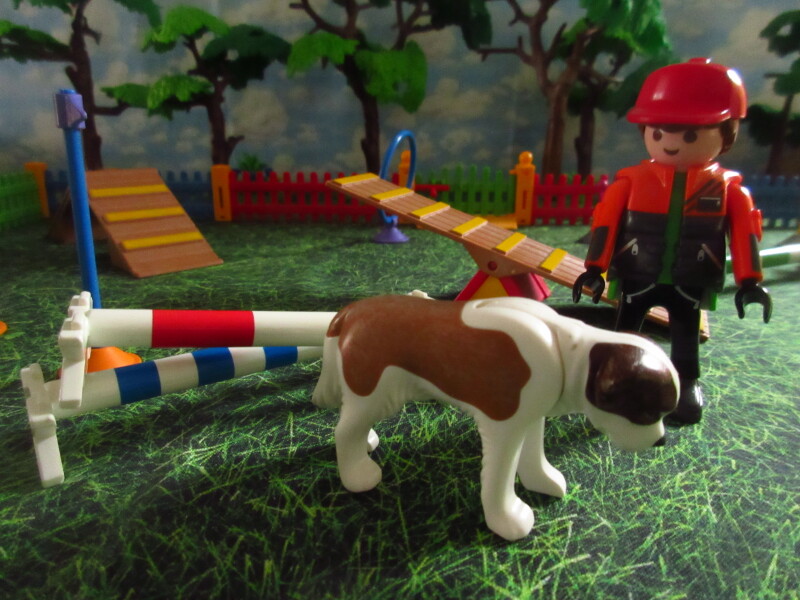 It's Springtime in Eastgate Park for the Playmobil people in our house...