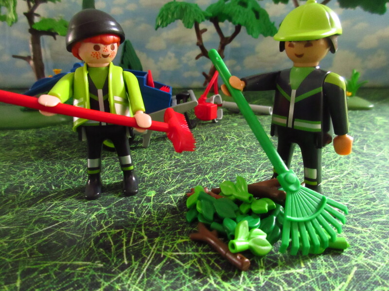 It's Springtime in Eastgate Park for the Playmobil people in our house...