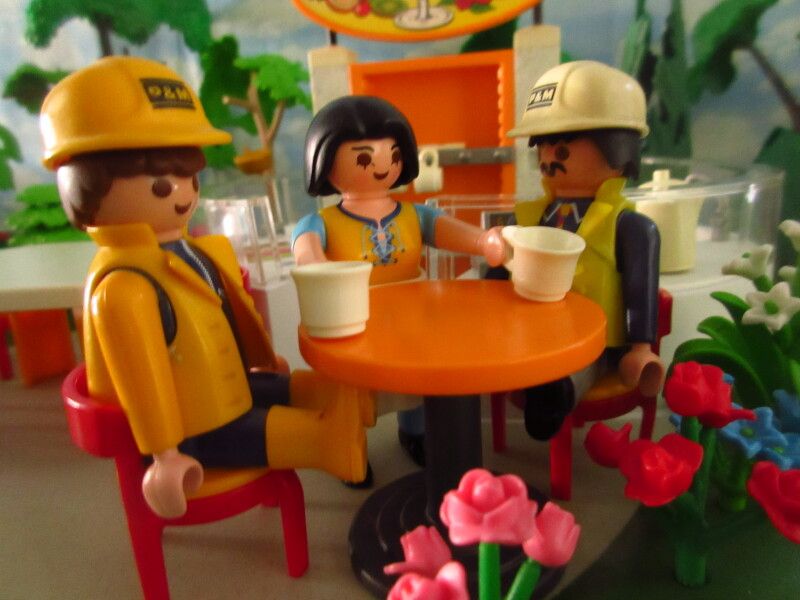 It's Springtime in Eastgate Park for the Playmobil people in our house...