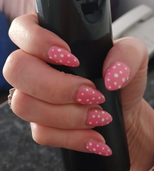 I want to see your nails!