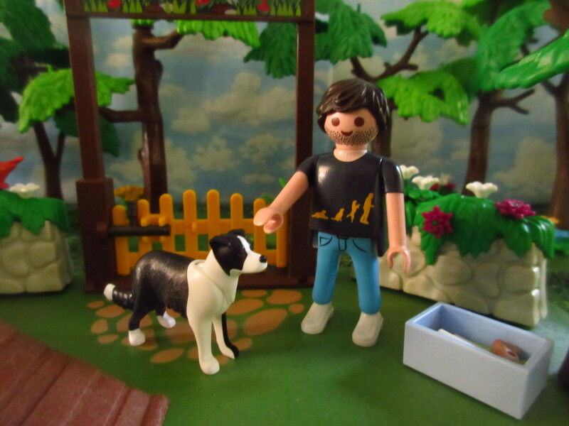 It's Springtime in Eastgate Park for the Playmobil people in our house...