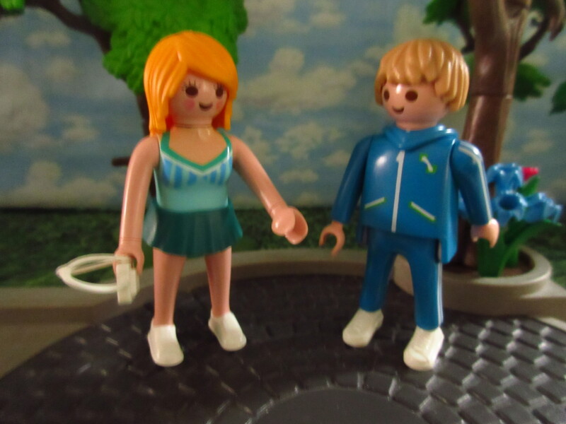 It's Springtime in Eastgate Park for the Playmobil people in our house...