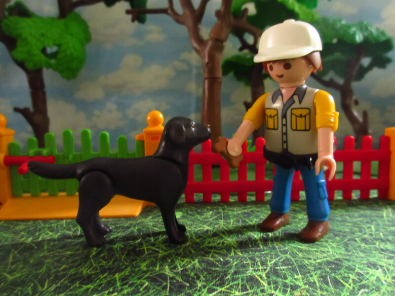 It's Springtime in Eastgate Park for the Playmobil people in our house...