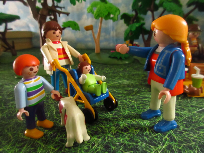 It's Springtime in Eastgate Park for the Playmobil people in our house...