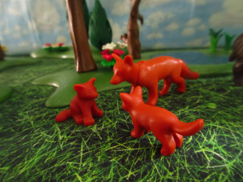 It's Springtime in Eastgate Park for the Playmobil people in our house...