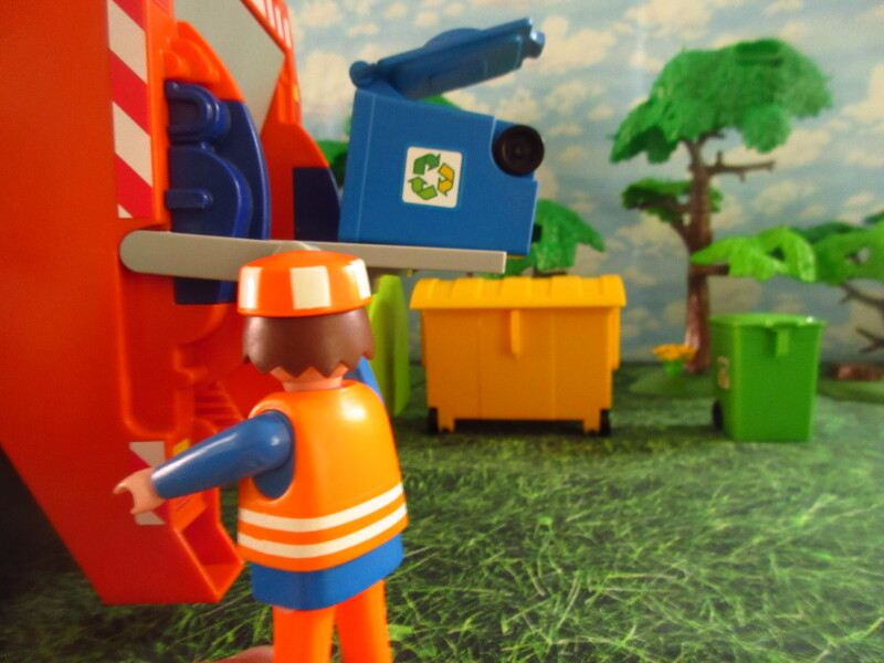 It's Springtime in Eastgate Park for the Playmobil people in our house...