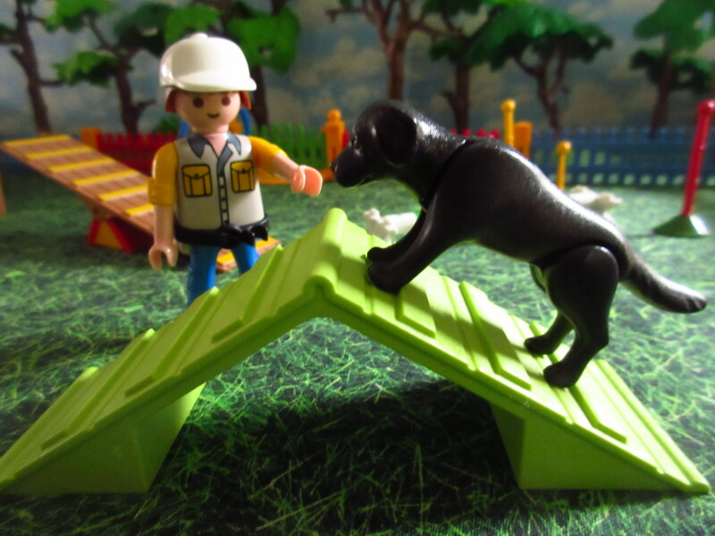 It's Springtime in Eastgate Park for the Playmobil people in our house...