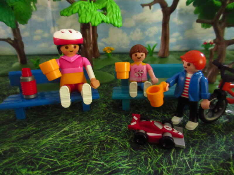 It's Springtime in Eastgate Park for the Playmobil people in our house...