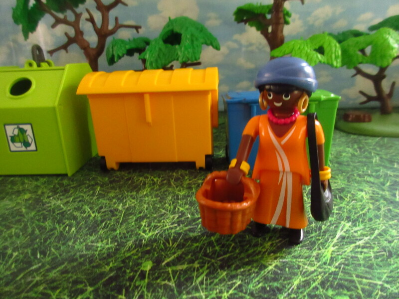 It's Springtime in Eastgate Park for the Playmobil people in our house...