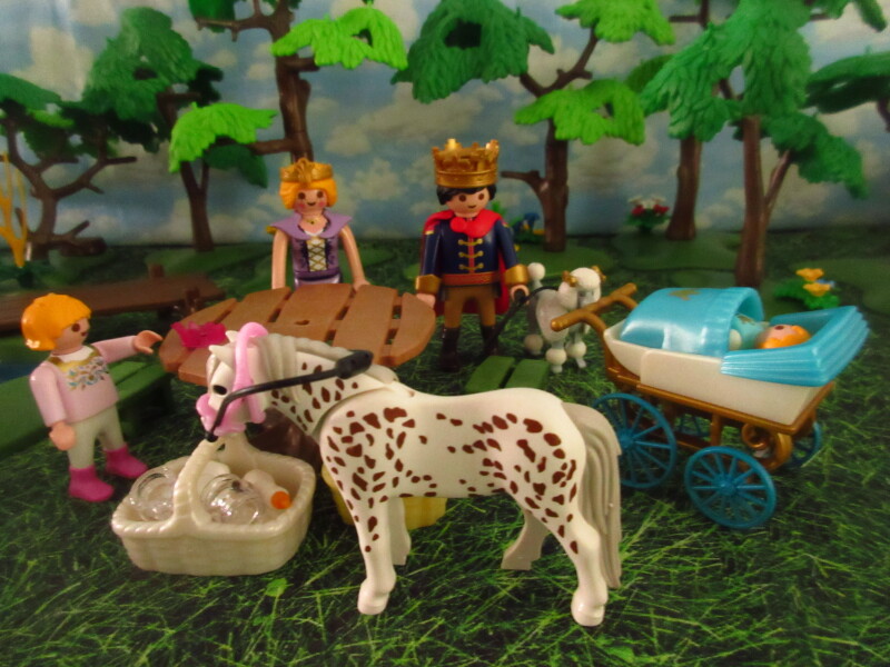 It's Springtime in Eastgate Park for the Playmobil people in our house...