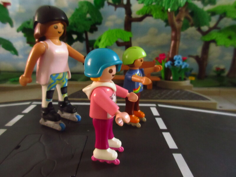 It's Springtime in Eastgate Park for the Playmobil people in our house...