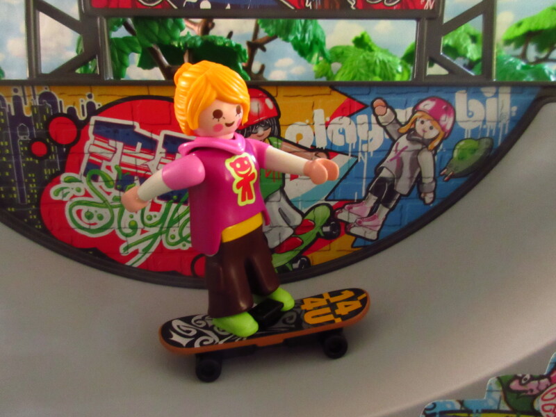 It's Springtime in Eastgate Park for the Playmobil people in our house...