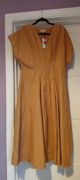 Urgent interview outfit help please!
