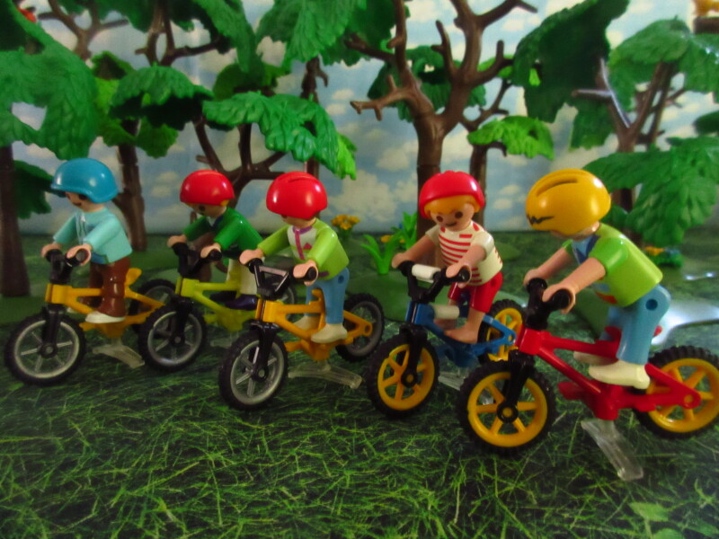 It's Springtime in Eastgate Park for the Playmobil people in our house...
