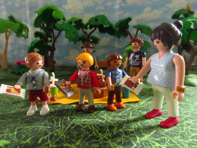 It's Springtime in Eastgate Park for the Playmobil people in our house...