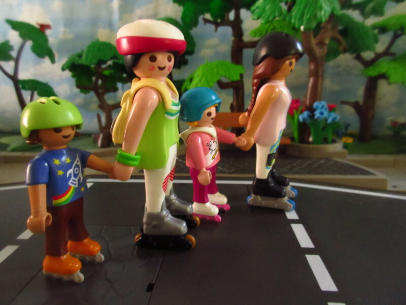 It's Springtime in Eastgate Park for the Playmobil people in our house...