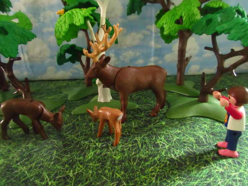 It's Springtime in Eastgate Park for the Playmobil people in our house...
