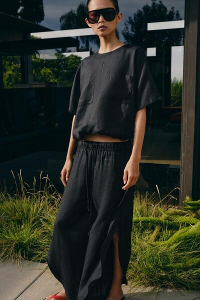 Where can I find a flowing two-piece trouser set on the high street?