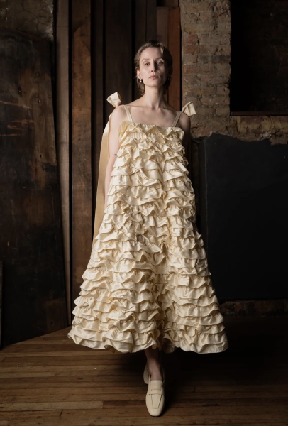 Oh my - I need to get married so I can wear this!