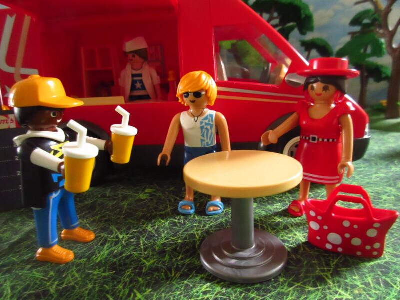 It's Springtime in Eastgate Park for the Playmobil people in our house...