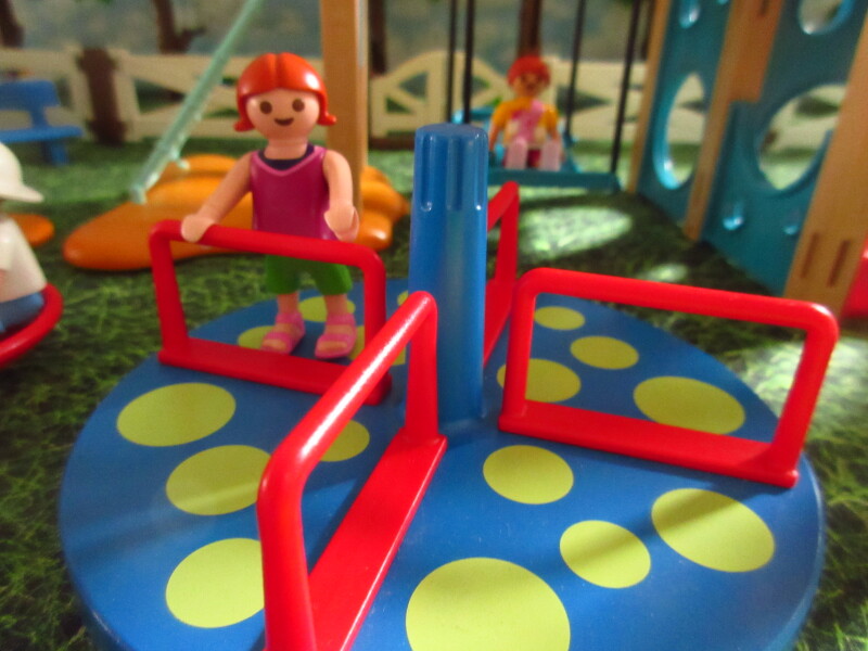 It's Springtime in Eastgate Park for the Playmobil people in our house...