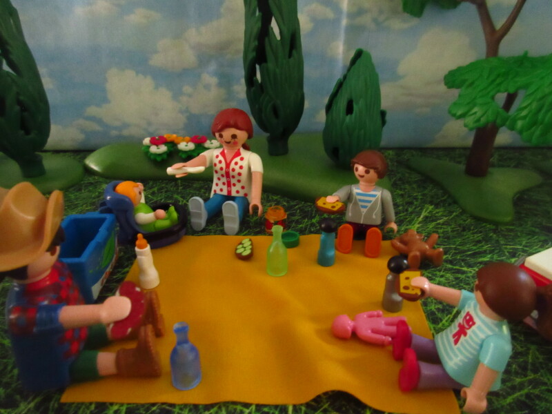 It's Springtime in Eastgate Park for the Playmobil people in our house...