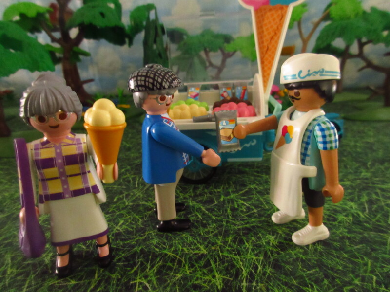 It's Springtime in Eastgate Park for the Playmobil people in our house...