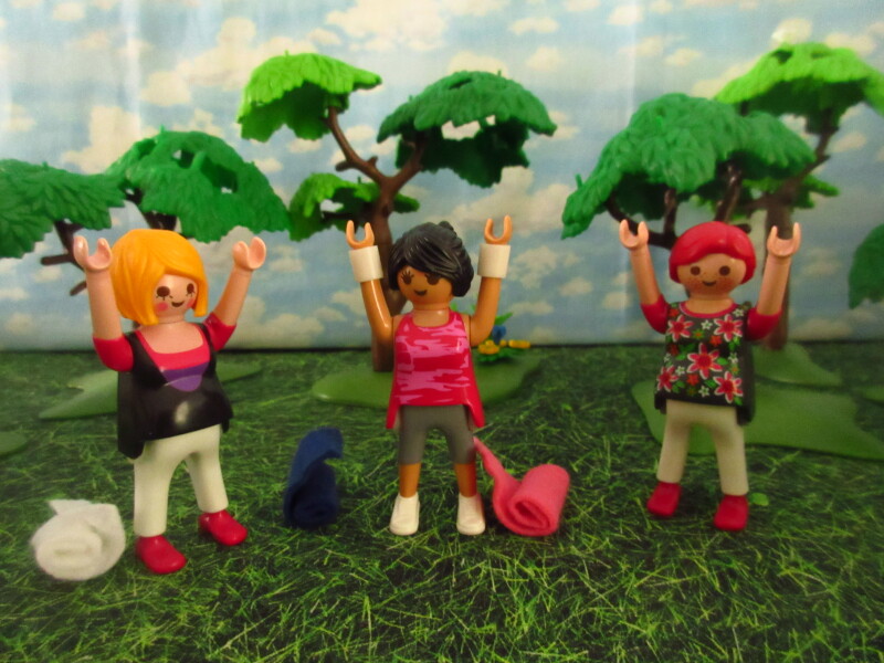 It's Springtime in Eastgate Park for the Playmobil people in our house...