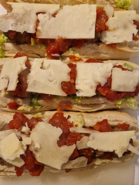 Meal planning, sharing recipes and ideas to make the weekly budget go further.