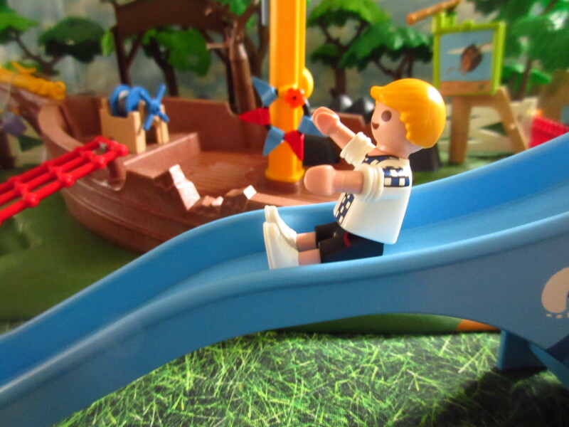 It's Springtime in Eastgate Park for the Playmobil people in our house...