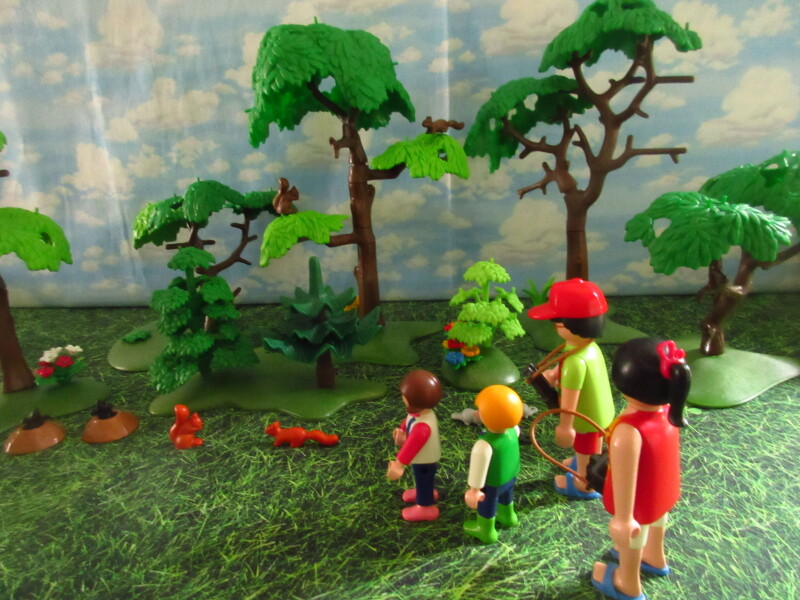 It's Springtime in Eastgate Park for the Playmobil people in our house...