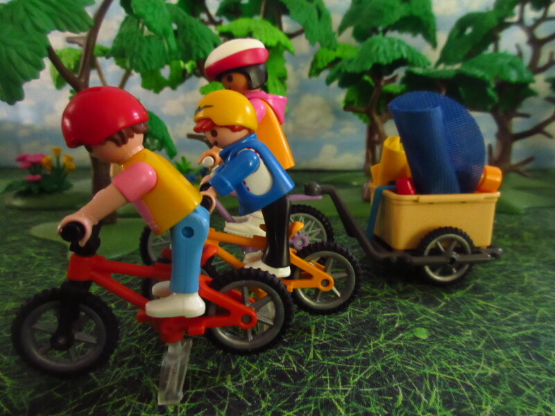 It's Springtime in Eastgate Park for the Playmobil people in our house...