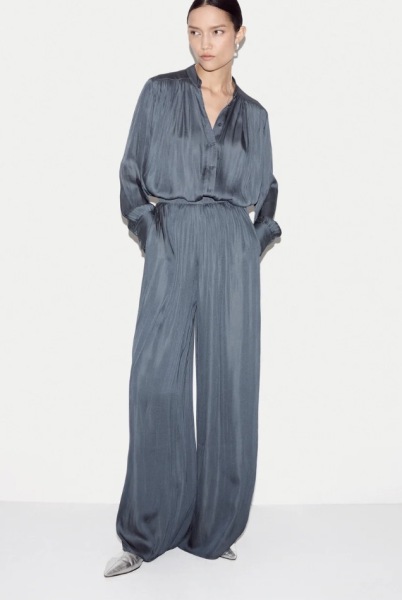 Where can I find a flowing two-piece trouser set on the high street?