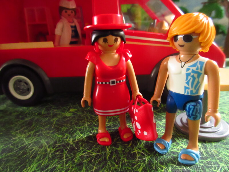 It's Springtime in Eastgate Park for the Playmobil people in our house...