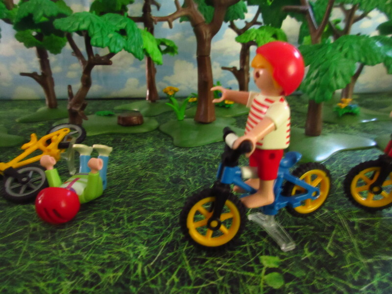 It's Springtime in Eastgate Park for the Playmobil people in our house...