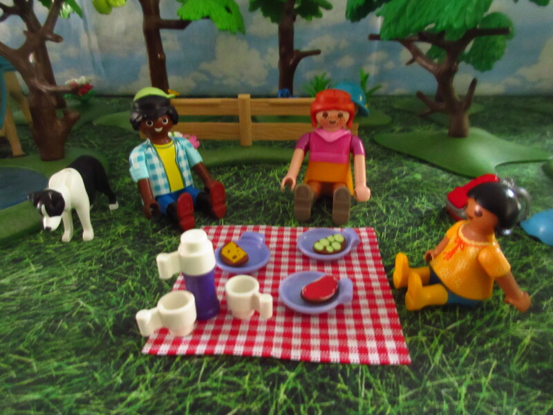 It's Springtime in Eastgate Park for the Playmobil people in our house...