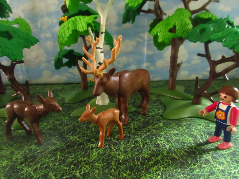 It's Springtime in Eastgate Park for the Playmobil people in our house...