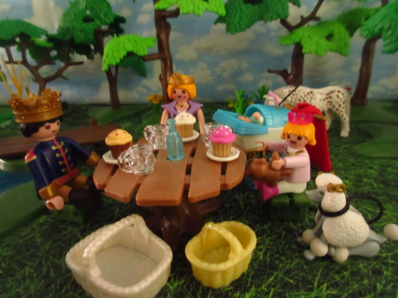 It's Springtime in Eastgate Park for the Playmobil people in our house...