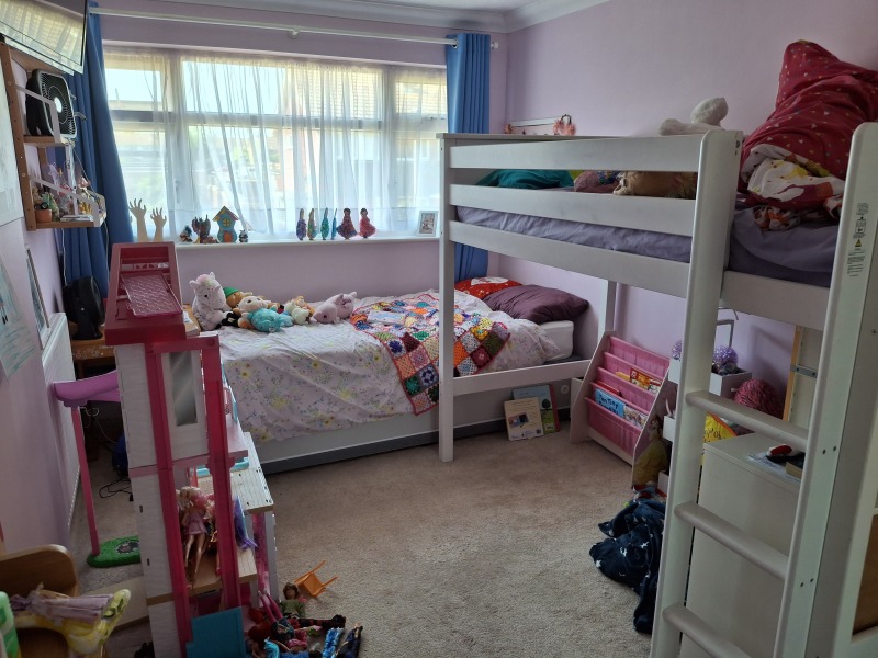 Ideas for splitting the main bedroom so two daughters have space
