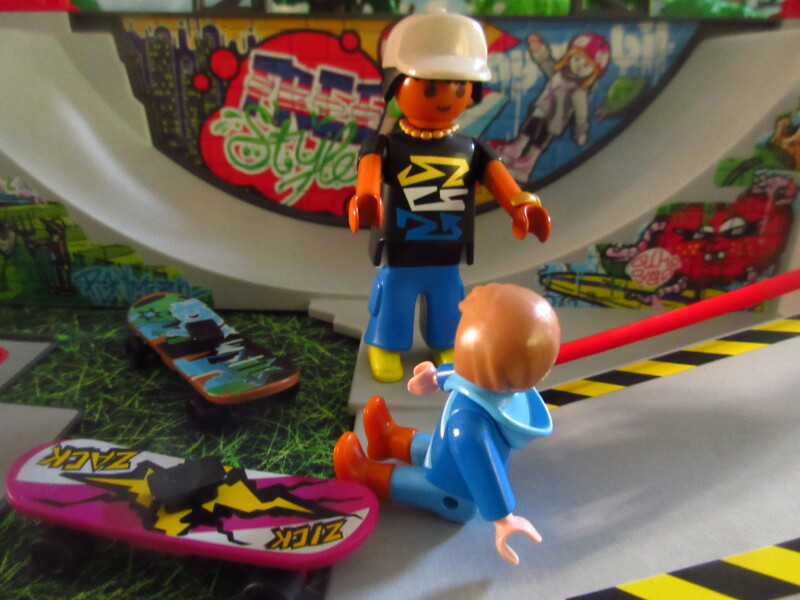 It's Springtime in Eastgate Park for the Playmobil people in our house...