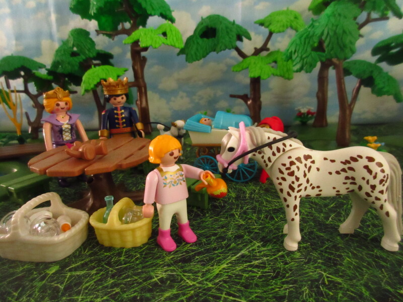 It's Springtime in Eastgate Park for the Playmobil people in our house...